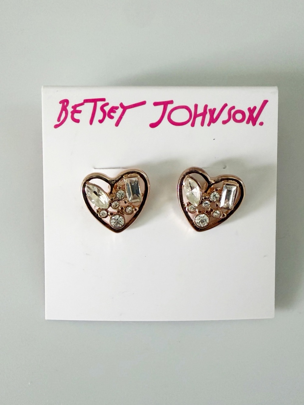 Betsey Johnson Rhinestone Gold Tone Heart Stud Earrings Love Minimalist Casual
